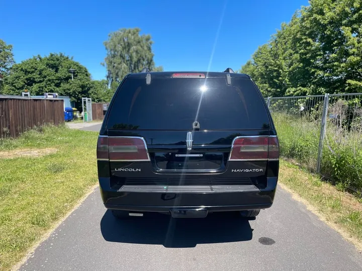 Lincoln Navigator