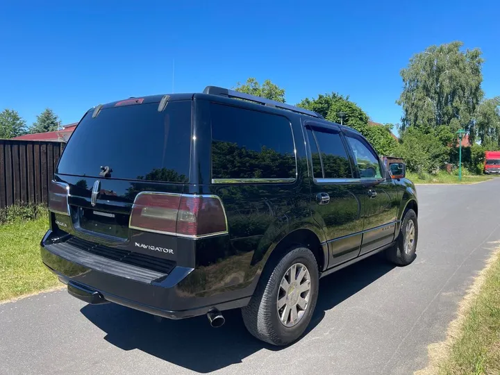 Lincoln Navigator