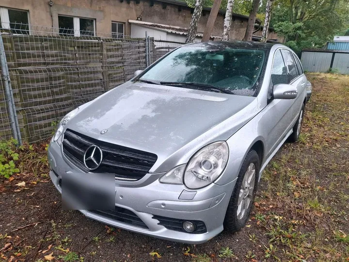 Mercedes-Benz E 320