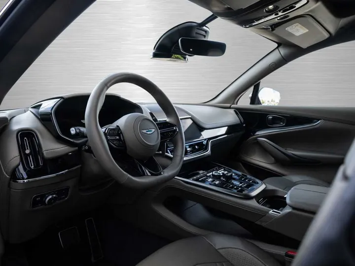 Aston Martin DBX