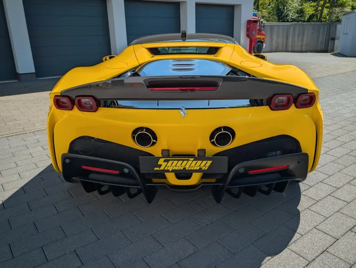 Ferrari SF90