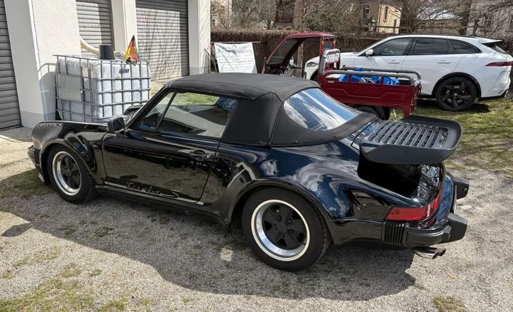 Porsche 930