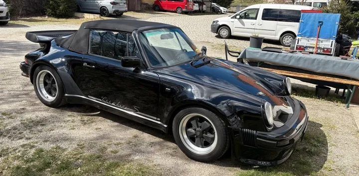 Porsche 930