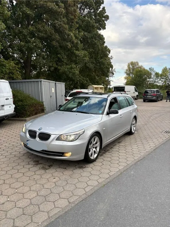 BMW 525