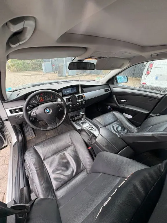 BMW 525