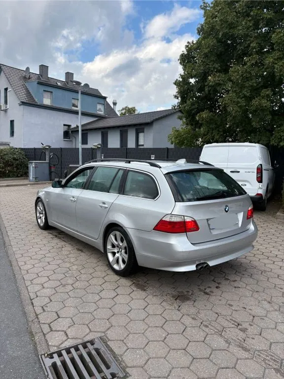BMW 525