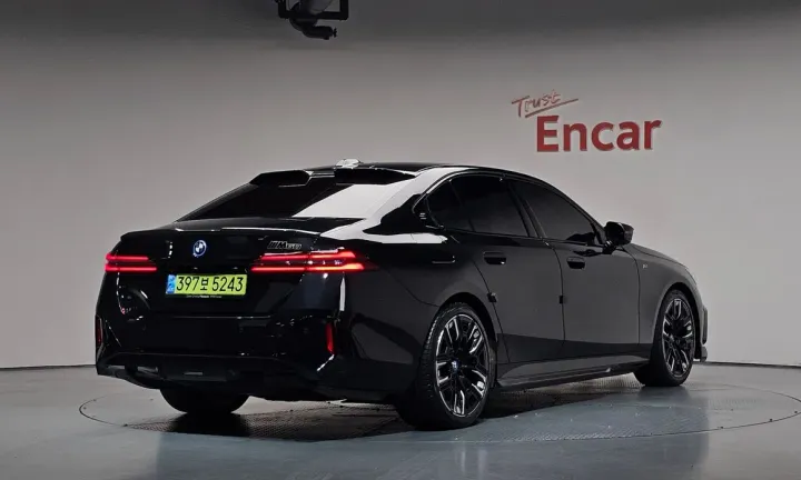 BMW i5