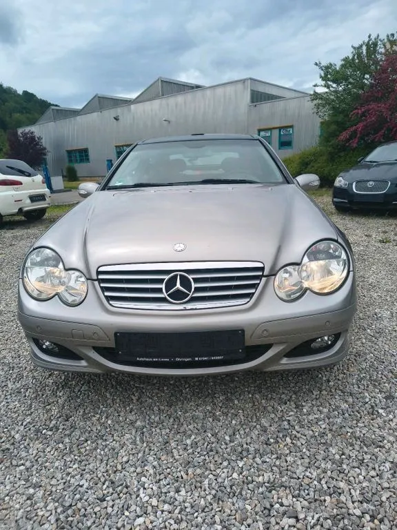 Mercedes-Benz C 200