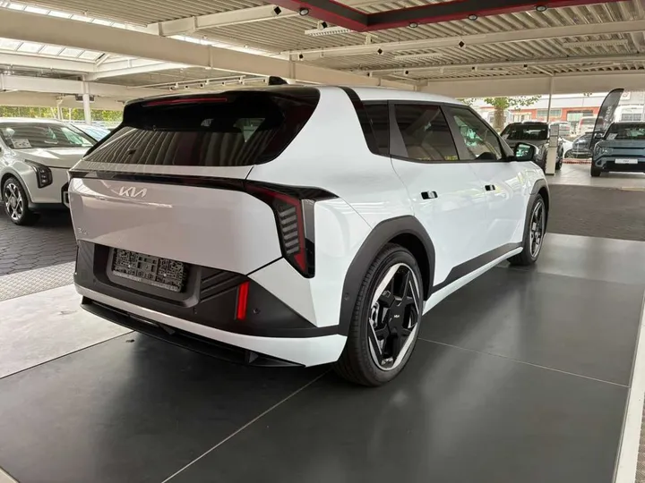 Kia EV4