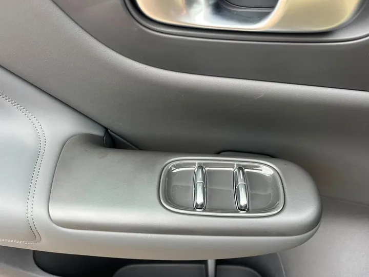 Leapmotor B10