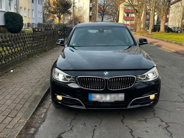 BMW 330
