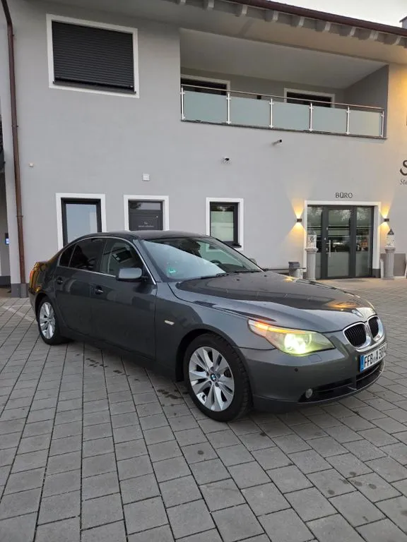 BMW 525