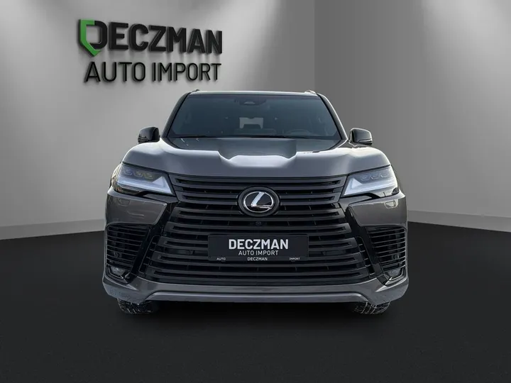 Lexus LX 600