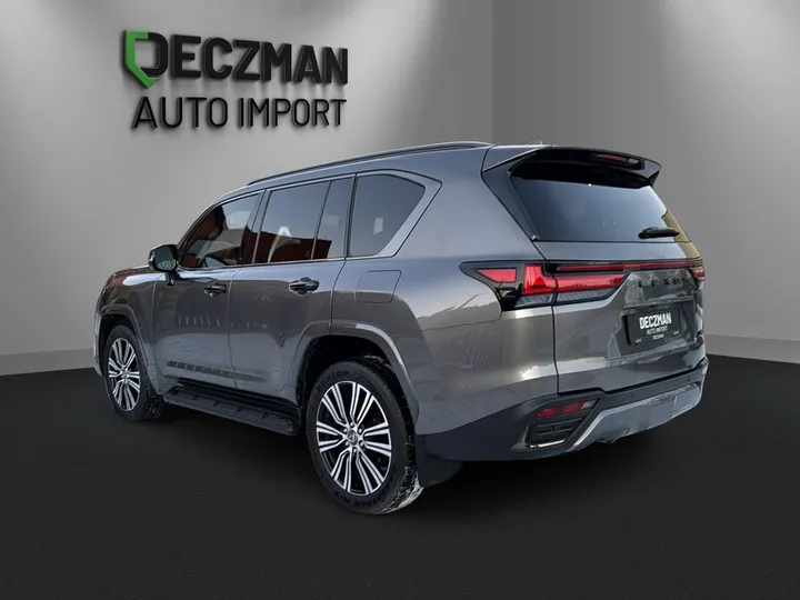 Lexus LX 600
