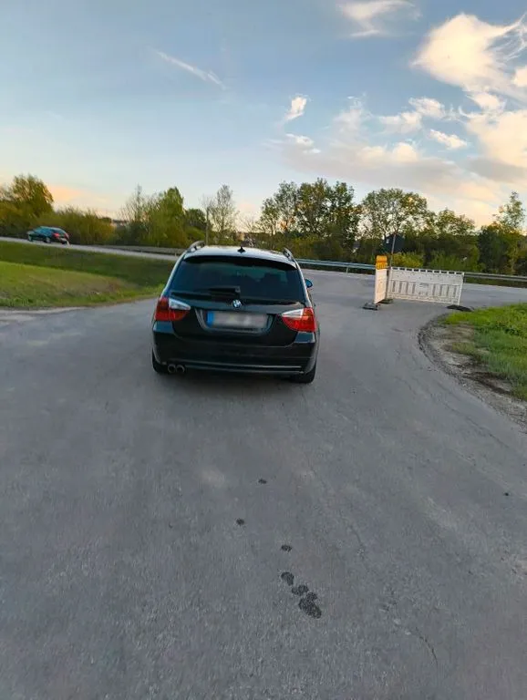 BMW 330