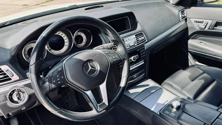Mercedes-Benz E 200