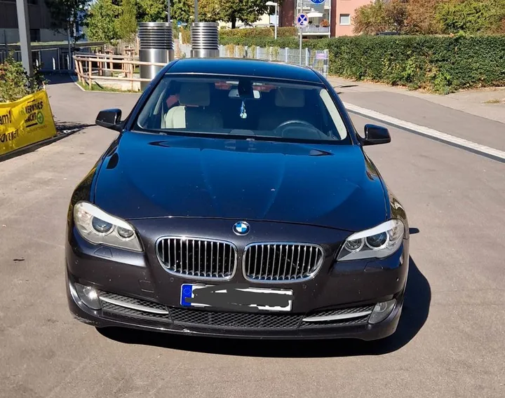 BMW 523