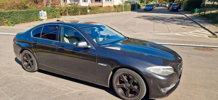 BMW 523