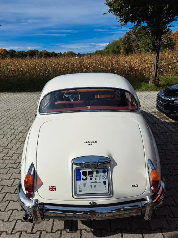 Jaguar MK II