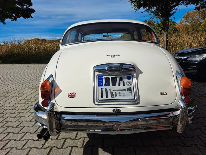 Jaguar MK II