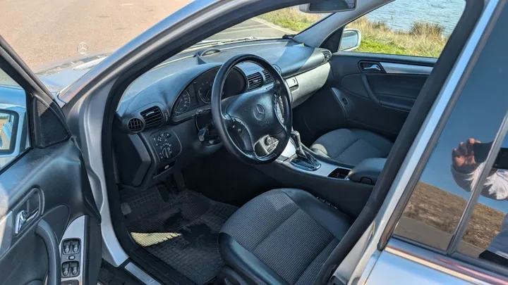 Mercedes-Benz C 240