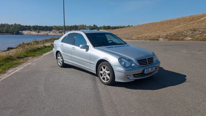 Mercedes-Benz C 240