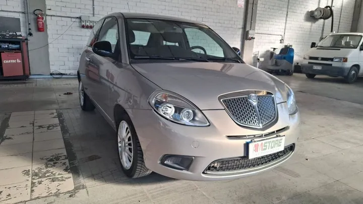 Lancia Ypsilon