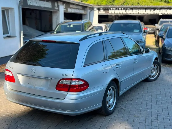 Mercedes-Benz E 220