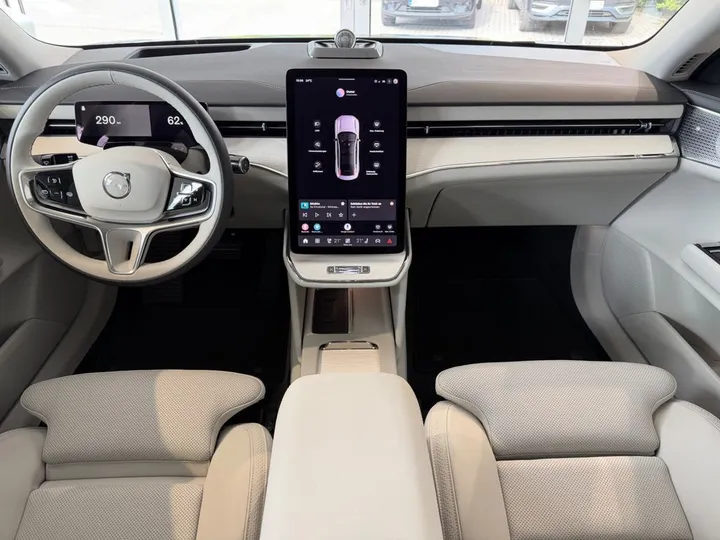 Volvo ES90
