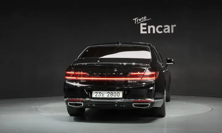 Genesis G90
