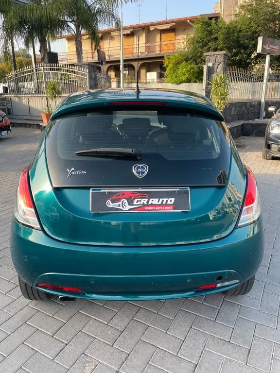 Lancia Ypsilon