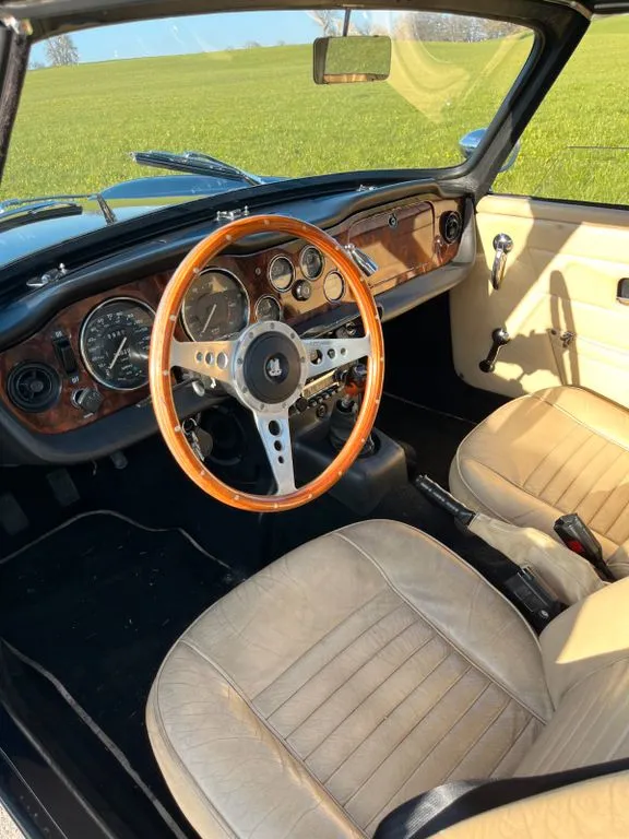 Triumph TR6