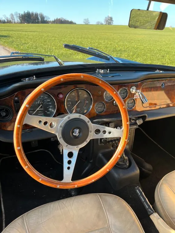 Triumph TR6
