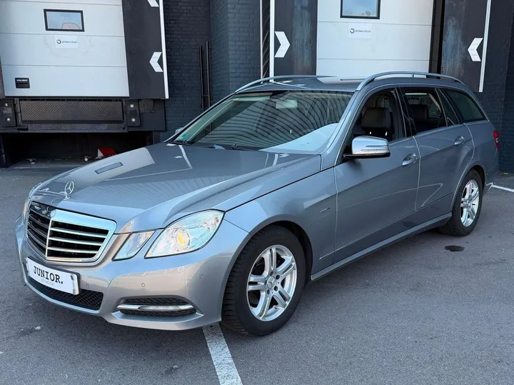 Mercedes-Benz E 200