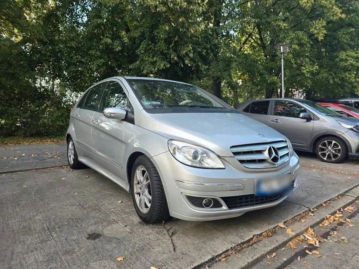 Mercedes-Benz B 200