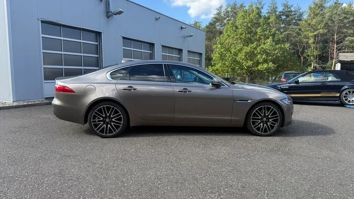Jaguar XF