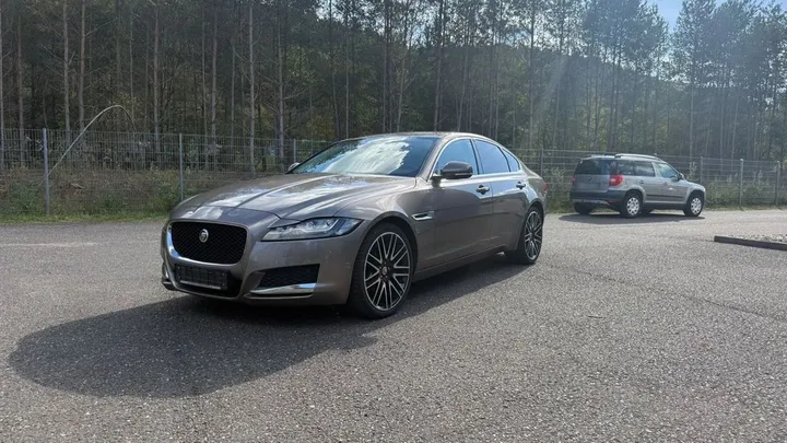 Jaguar XF