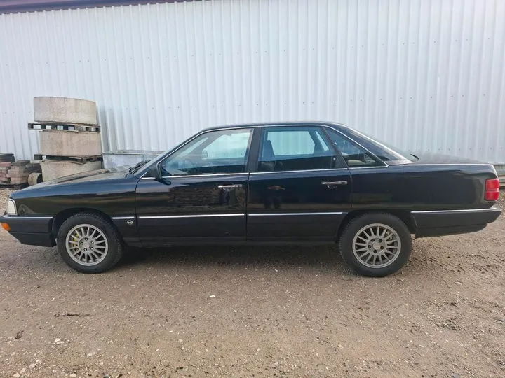 Audi 200