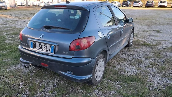 Peugeot 206