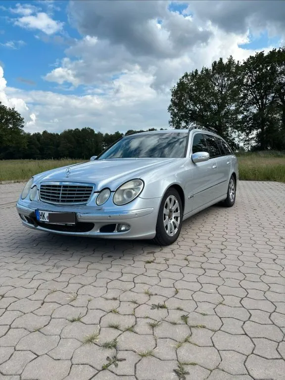 Mercedes-Benz E 220