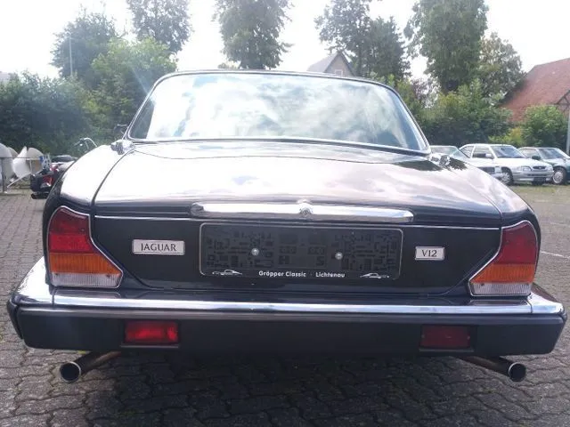 Jaguar XJ12