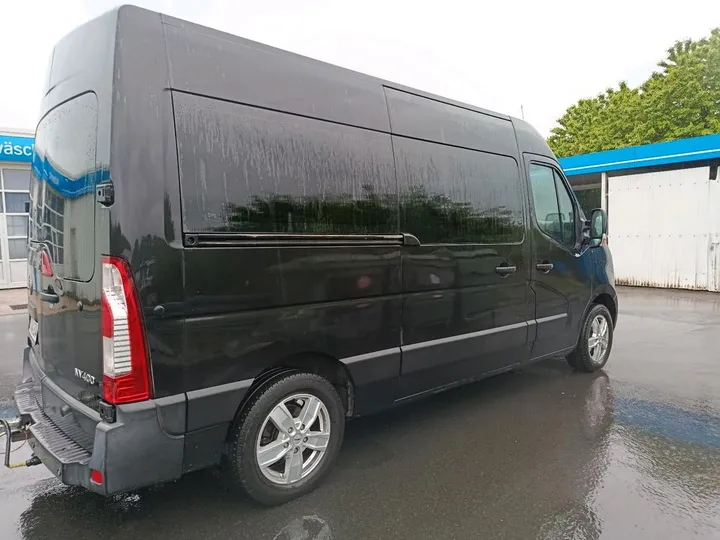 Nissan NV400