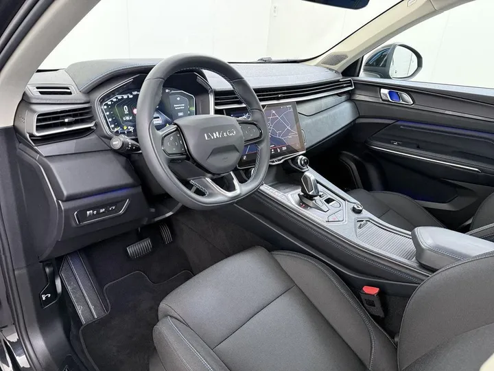 Lynk&Co 01