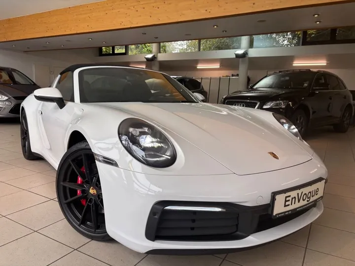 Porsche 992