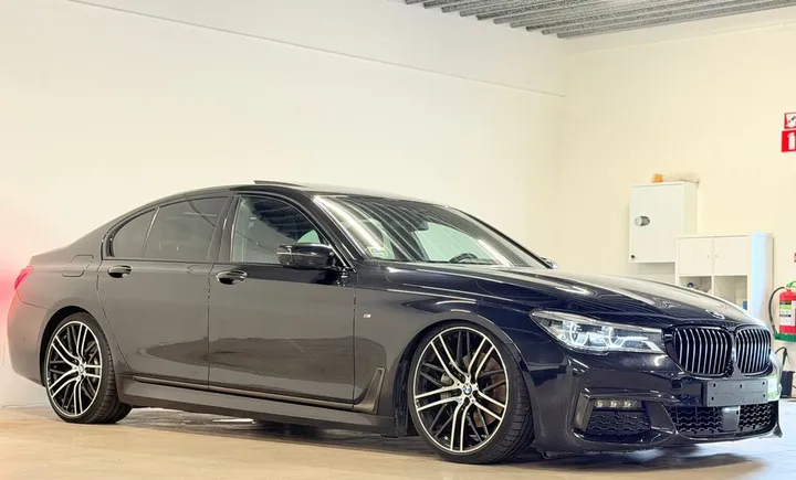 BMW 730