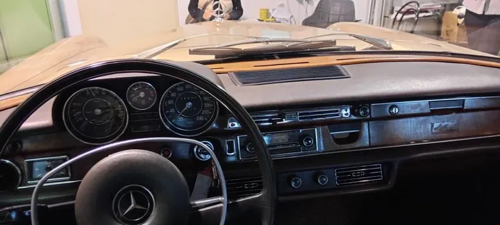 Mercedes-Benz 300