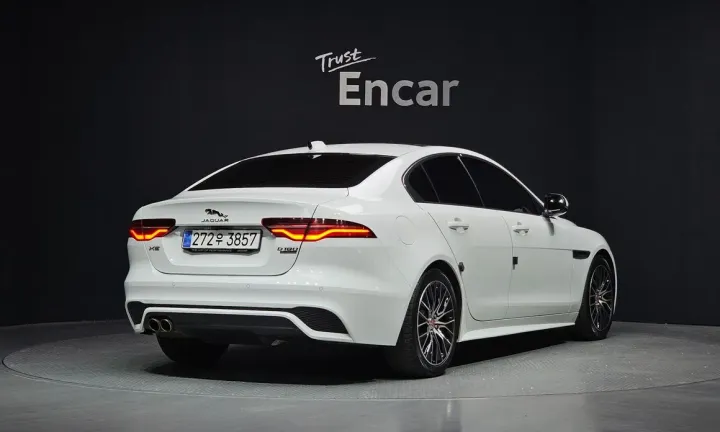 Jaguar XE
