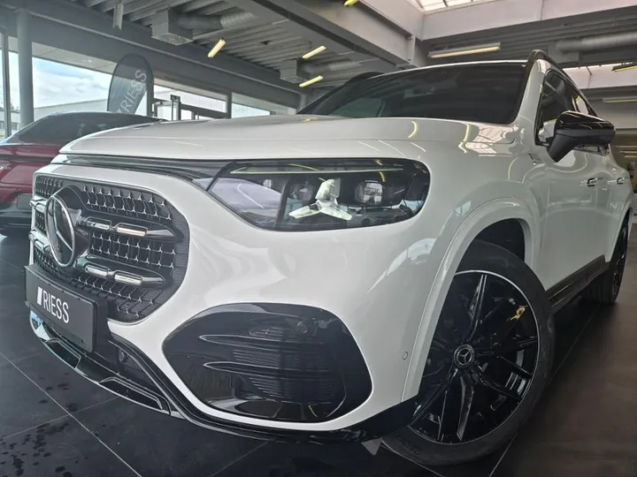Mercedes-Benz GLB 200