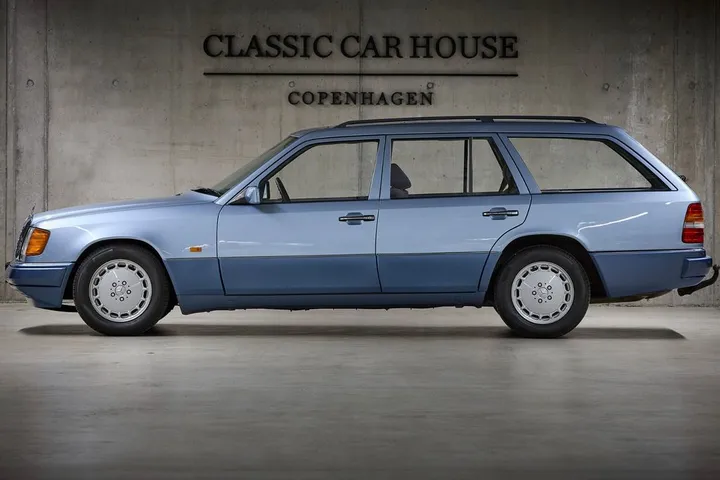 Mercedes-Benz 230
