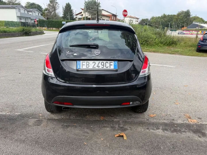 Lancia Ypsilon